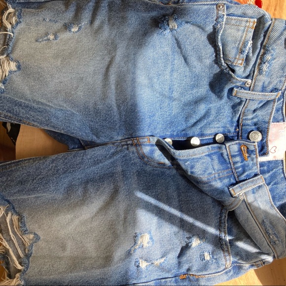 REVICE 90s Roxy shorts - Picture 2 of 4